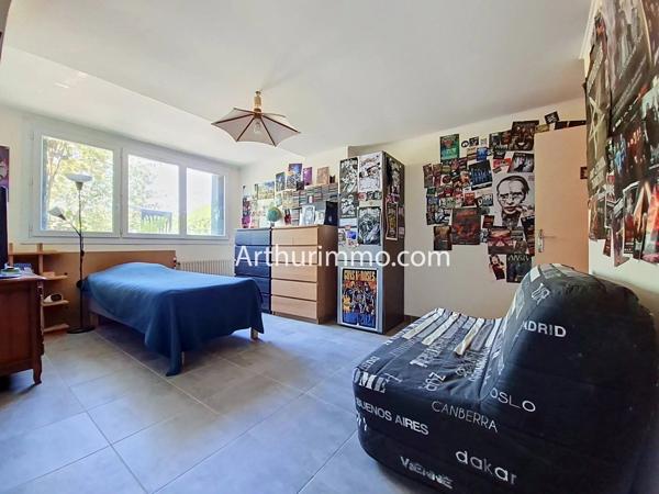 Vente                                                      Maison
                        
                     5 pièces                      106 m2                     à Crosne