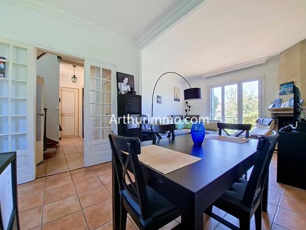 Vente                                                      Maison
                        
                     5 pièces                      106 m2                     à Crosne