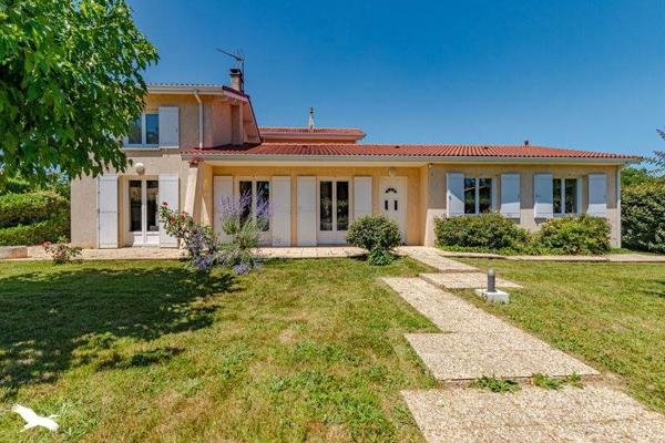 Maison à vendre 401 324 € Artigues-près-Bordeaux 8 p 177 m² DPE C