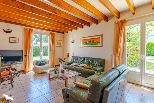 Maison à vendre 401 324 € Artigues-près-Bordeaux 8 p 177 m² DPE C