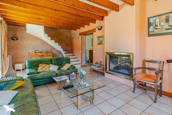 Maison à vendre 401 324 € Artigues-près-Bordeaux 8 p 177 m² DPE C