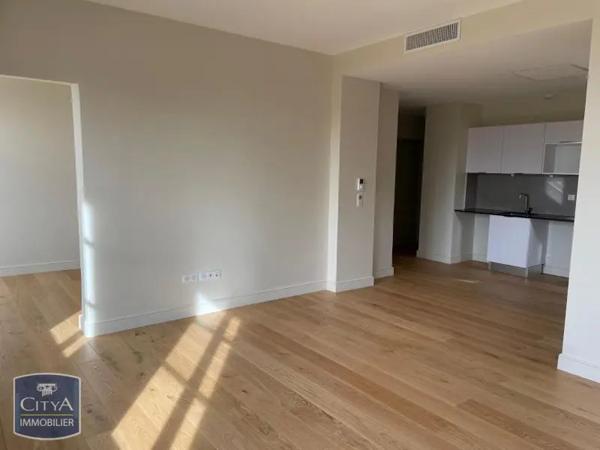 Appartement à louer 4 pièces 94m²