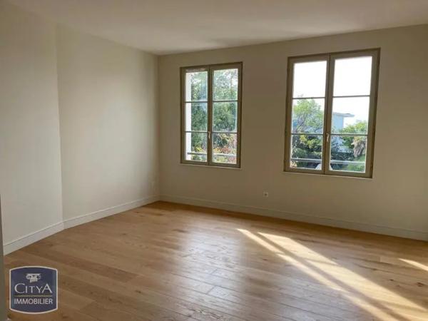 Appartement à louer 4 pièces 94m²