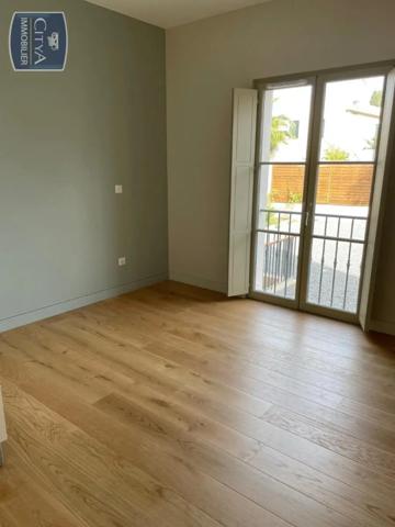 Appartement à louer 4 pièces 94m²