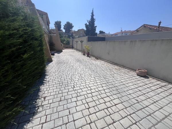 Sausset-les-Pins (13960) Rare à la vente ! Maison traditionnelle avec 3 habitations à Sausset-les-Pins