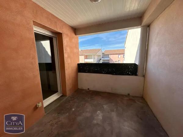Appartement à louer 2 pièces 51.87m² Milhaud (30540)