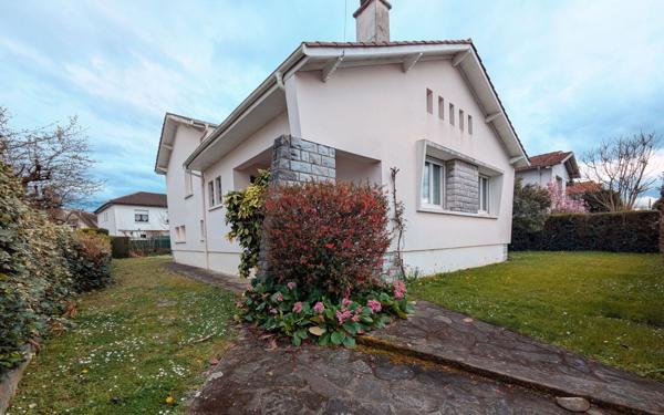 Maison à vendre    5 pièces •  Pau