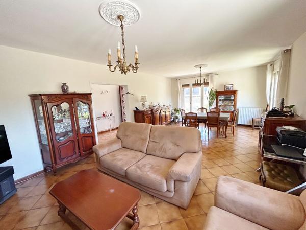 Maison 4 pièce(s) sur sous-sol et 1620 m² de terrain.