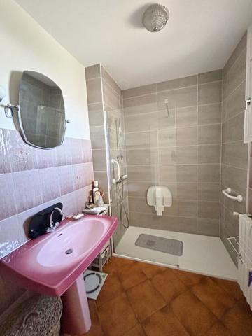 Maison 4 pièce(s) sur sous-sol et 1620 m² de terrain.