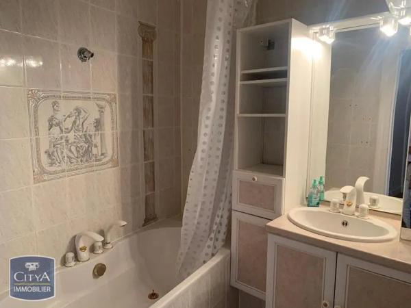 Appartement à louer 2 pièces 56.05m² Pau (64000)