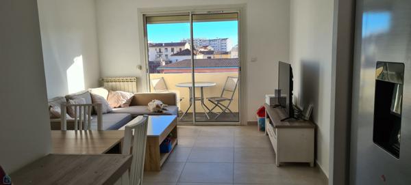 Pont du Las - 3 pièces entièrement rénové près Arsenal