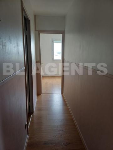 Appartement 65m² , 2 Ch. Lumineux. Résidence calme. Proche Commerces et Ecoles.