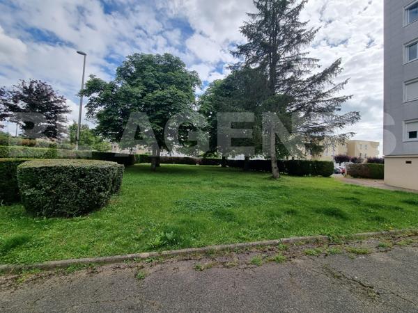 Appartement 65m² , 2 Ch. Lumineux. Résidence calme. Proche Commerces et Ecoles.