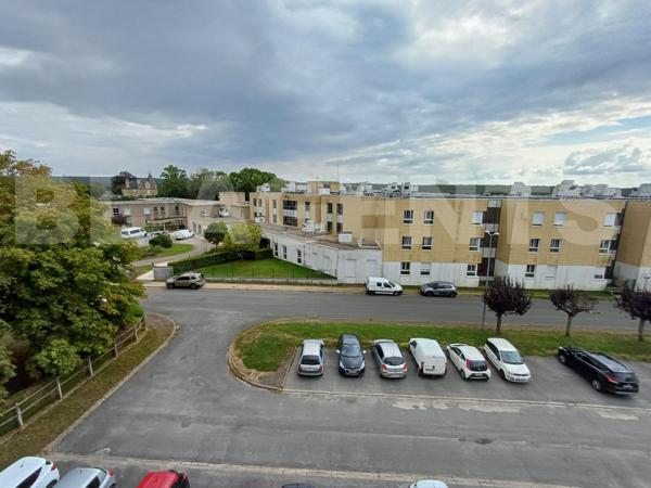 Appartement 65m² , 2 Ch. Lumineux. Résidence calme. Proche Commerces et Ecoles.