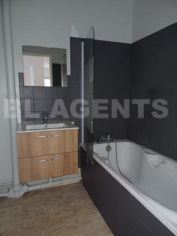 Appartement 65m² , 2 Ch. Lumineux. Résidence calme. Proche Commerces et Ecoles.