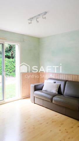 Superbe maison plain-pied baignée de lumière avec double garage et piscine