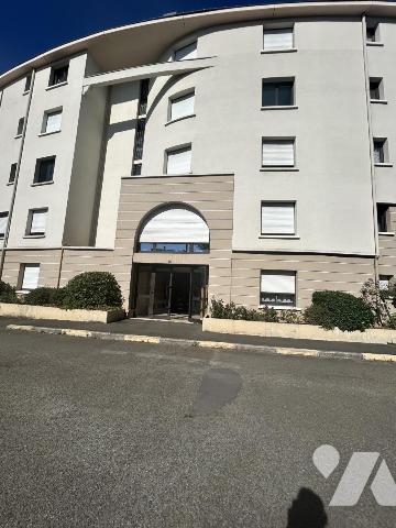 Appartement avec terrasse au bord de la Mayenne