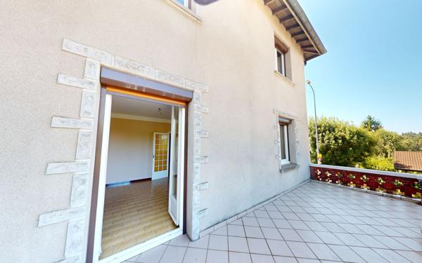 Maison à vendre    6 pièces • 144,80 m2 Saint-Priest-en-Jarez