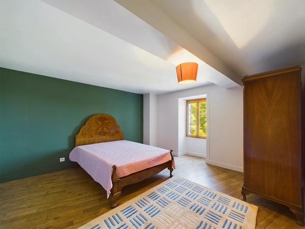 Propriété dans hameau de trois chambres avec vue imprenable.