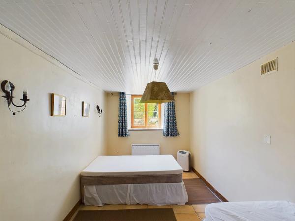 Propriété dans hameau de trois chambres avec vue imprenable.