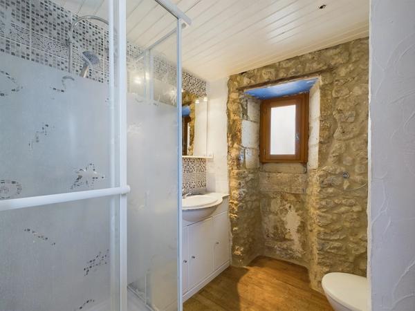 Propriété dans hameau de trois chambres avec vue imprenable.