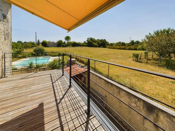 Propriété dans hameau de trois chambres avec vue imprenable.