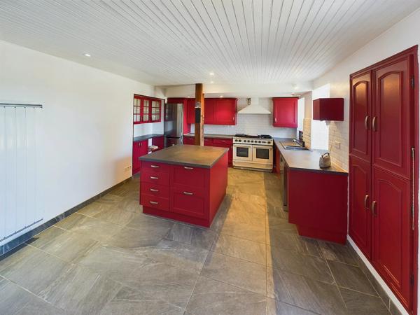 Propriété dans hameau de trois chambres avec vue imprenable.