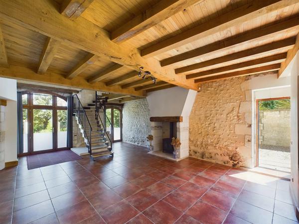 Propriété dans hameau de trois chambres avec vue imprenable.
