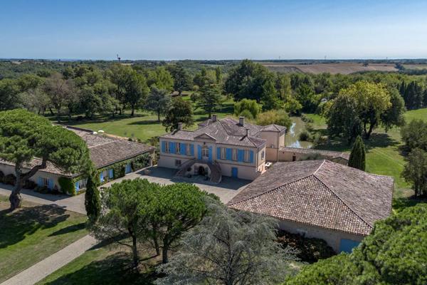 Magnifique domaine en Tarn-et-Garonne avec maison de maître, piscine chauffée et propriété équestre