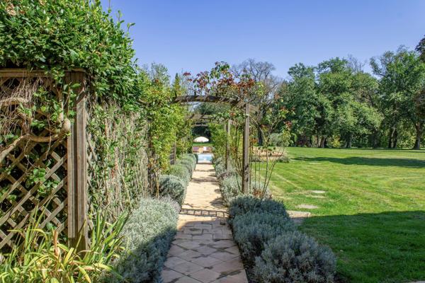 Magnifique domaine en Tarn-et-Garonne avec maison de maître, piscine chauffée et propriété équestre