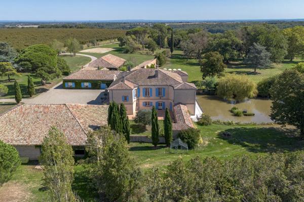 Magnifique domaine en Tarn-et-Garonne avec maison de maître, piscine chauffée et propriété équestre