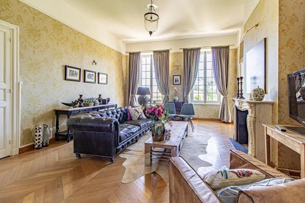 Magnifique domaine en Tarn-et-Garonne avec maison de maître, piscine chauffée et propriété équestre