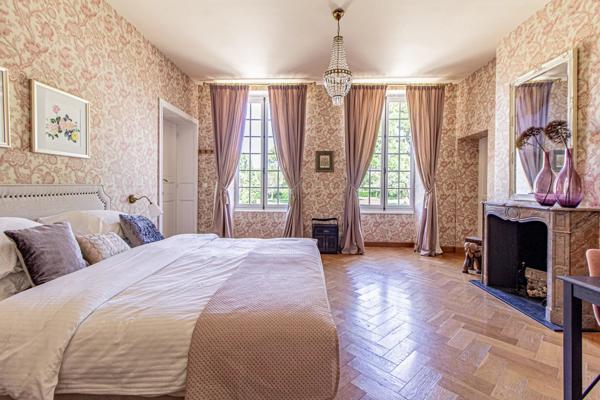 Magnifique domaine en Tarn-et-Garonne avec maison de maître, piscine chauffée et propriété équestre