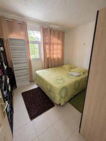 Vente                                                      Appartement
                        
                     2 pièces                                         à Saint-Joseph