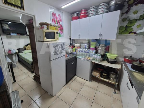 F2 gare de GAGNY Centre de 28.5 m² avec cour de 34m² LOUE 750 € Idéal investisseurs