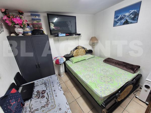 F2 gare de GAGNY Centre de 28.5 m² avec cour de 34m² LOUE 750 € Idéal investisseurs