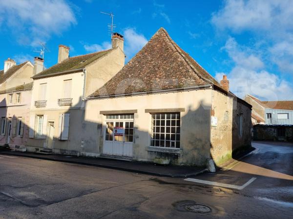 Local 79m², centre Bourg EPOISSES