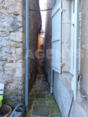 Local 79m², centre Bourg EPOISSES