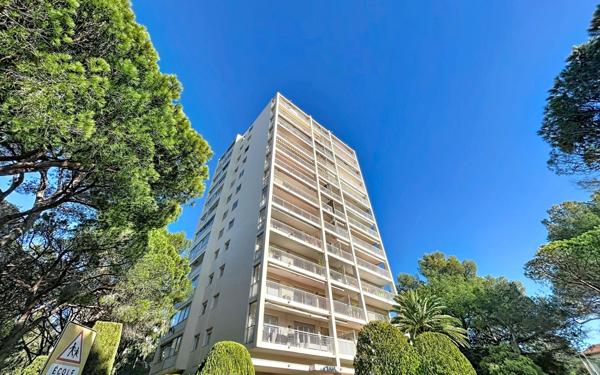 Appartement à vendre    3 pièces • 73,80 m2 Saint-Raphaël