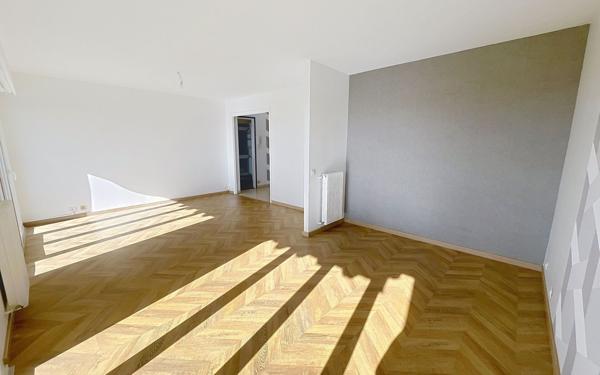 Appartement à vendre    3 pièces • 73,80 m2 Saint-Raphaël