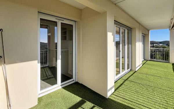 Appartement à vendre    3 pièces • 73,80 m2 Saint-Raphaël