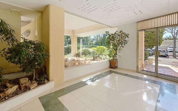 Appartement à vendre    3 pièces • 73,80 m2 Saint-Raphaël