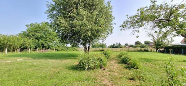 Villa sur sous-sol offrant 3 chambres, proche des commodités dans un environnement calme