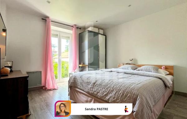 Maison familiale environ 150 m2, 6 pièces avec garage et piscine