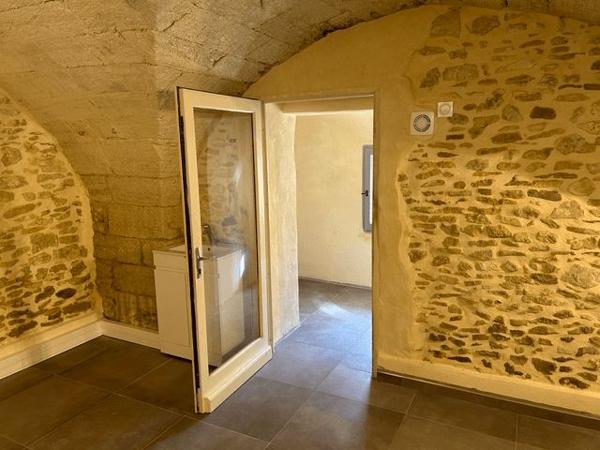 Local commercial 1 pièce T1 F1 16.7 m² à Saint Maximin 2 Rue des Templiers 30700 à louer