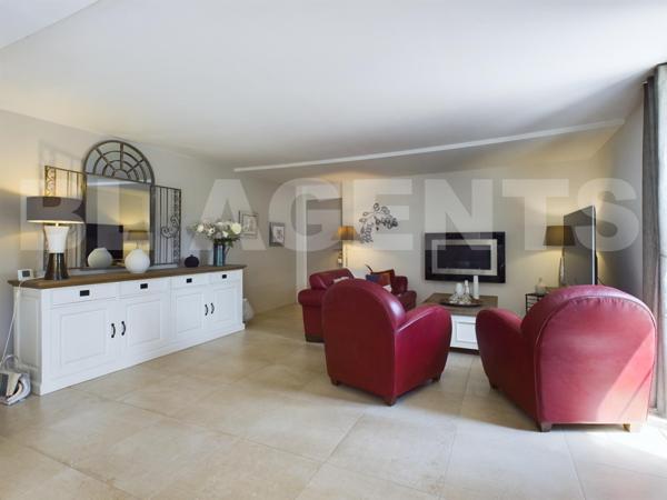 EXCEPTIONNEL CORP DE FERME ENTIEREMENT RENOVE