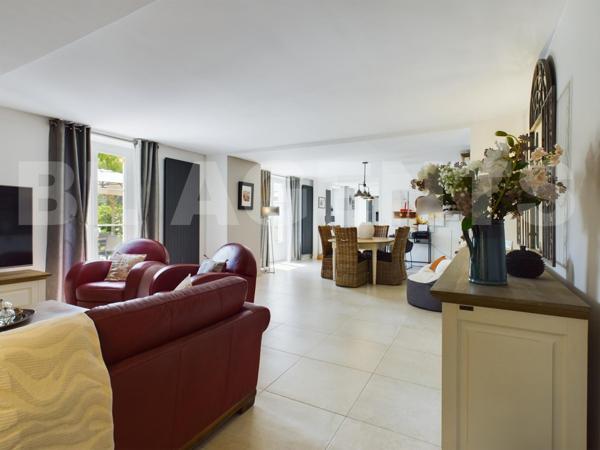 EXCEPTIONNEL CORP DE FERME ENTIEREMENT RENOVE