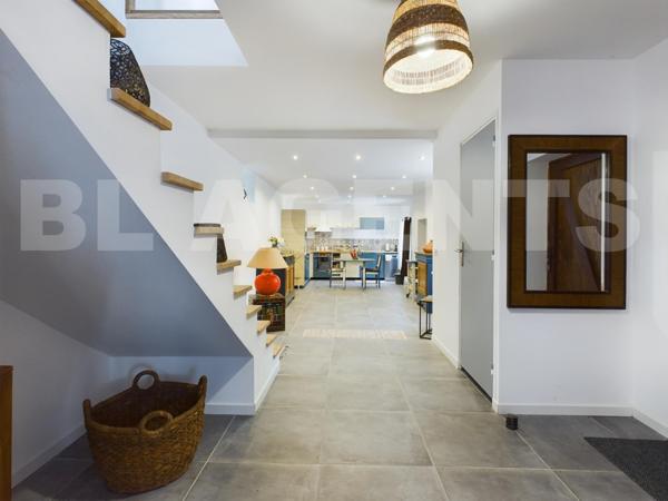 EXCEPTIONNEL CORP DE FERME ENTIEREMENT RENOVE