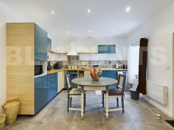 EXCEPTIONNEL CORP DE FERME ENTIEREMENT RENOVE