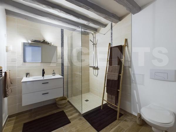 EXCEPTIONNEL CORP DE FERME ENTIEREMENT RENOVE